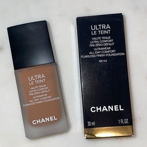 Chanel Ultra Le Teint Foundation BR152
